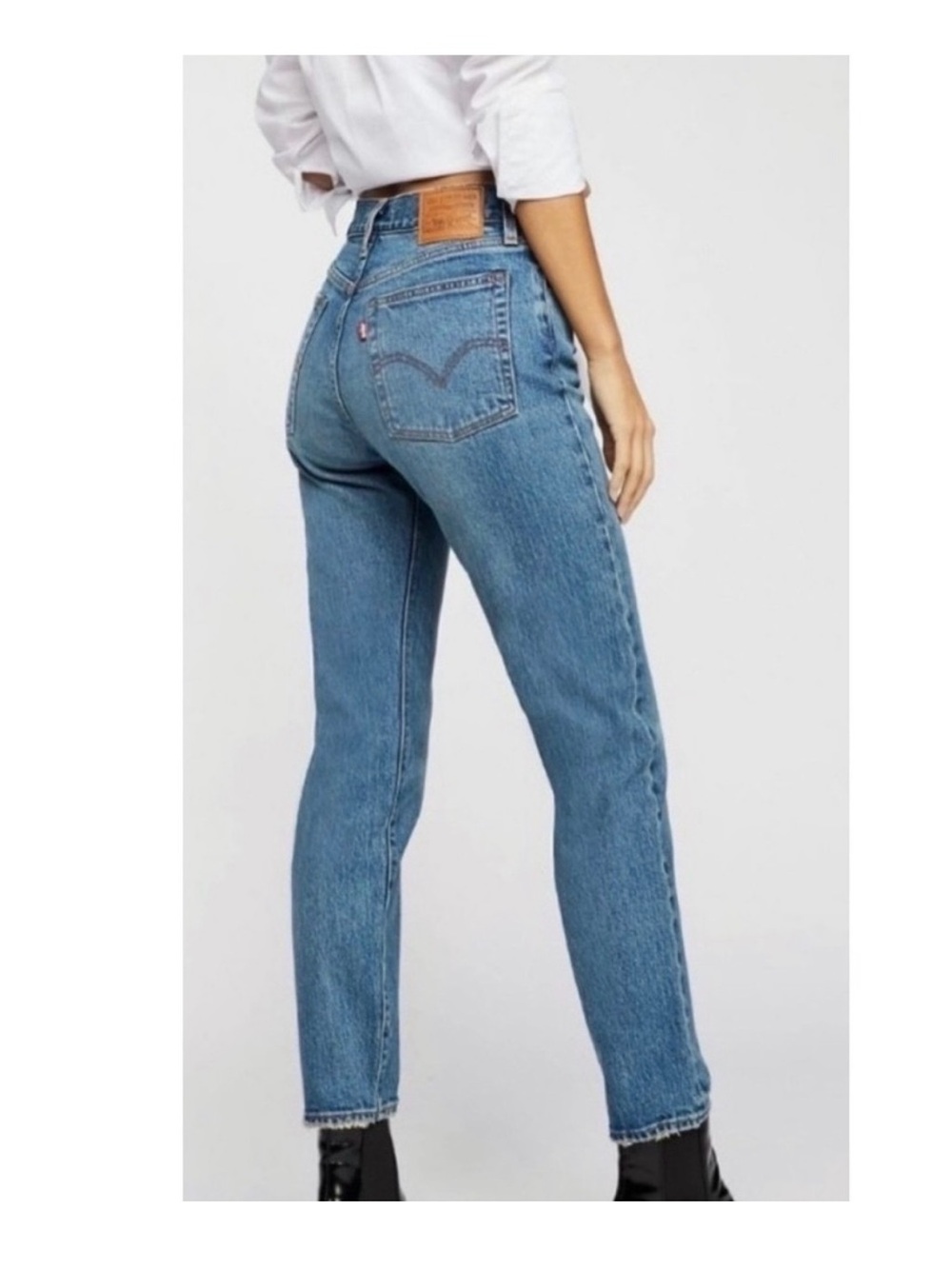 LEVIS! High-Rise Light Blue Women’s Jeans